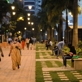 Social discussing,preaching - Online Experience - Photo 5