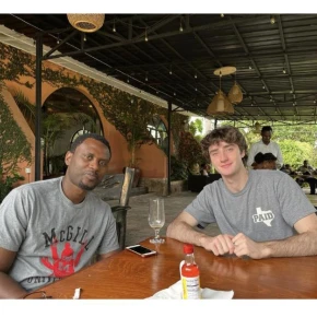 We show everywhere - Online Experience