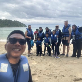 Thinking of travelling solo but don’t want to be alone? Join me o.. - Online Experience