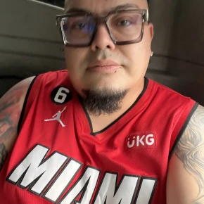 Meet Jonathan in Medellín - Your Local Friend & Expert - ID11387