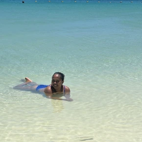 Meet Emily in Mahebourg - Your Local Friend & Expert - ID2461 - Photo 3