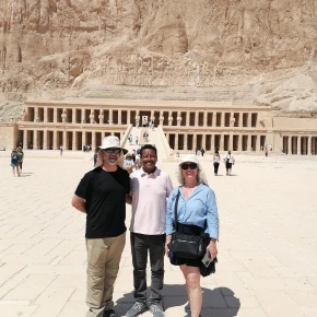 Tour guide - Online Experience