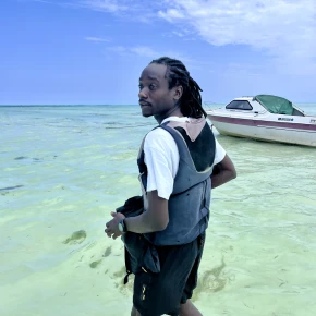 Meet Travis in Arusha - Your Local Friend & Expert - ID4773